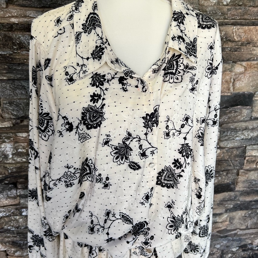 TORRID Black and White Floral Blouse